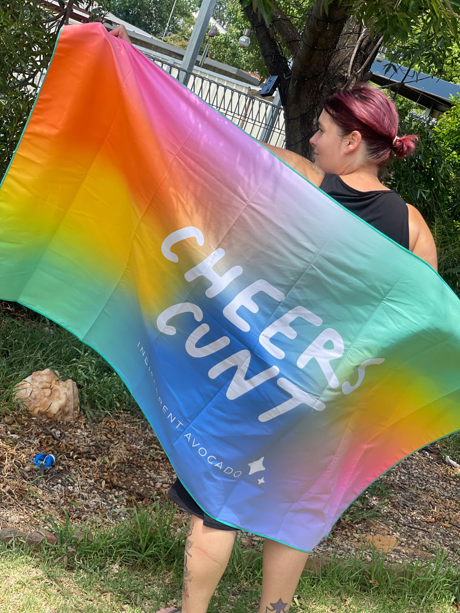 Quick dry, sand resistant - Cheers Cunt Beach Towel